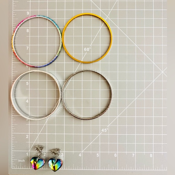 Vintage Heliotrope Heart Clip Earrings - Picture 10 of 12